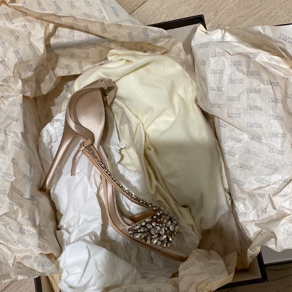Badgley Mischka shoes Almost new worn one time with box and dust bag - Picture 2 of 8
